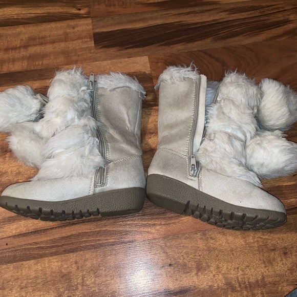 Other - Fluffy girls boots size 10 toddler Other - Fluffy girls boots size 10 toddler